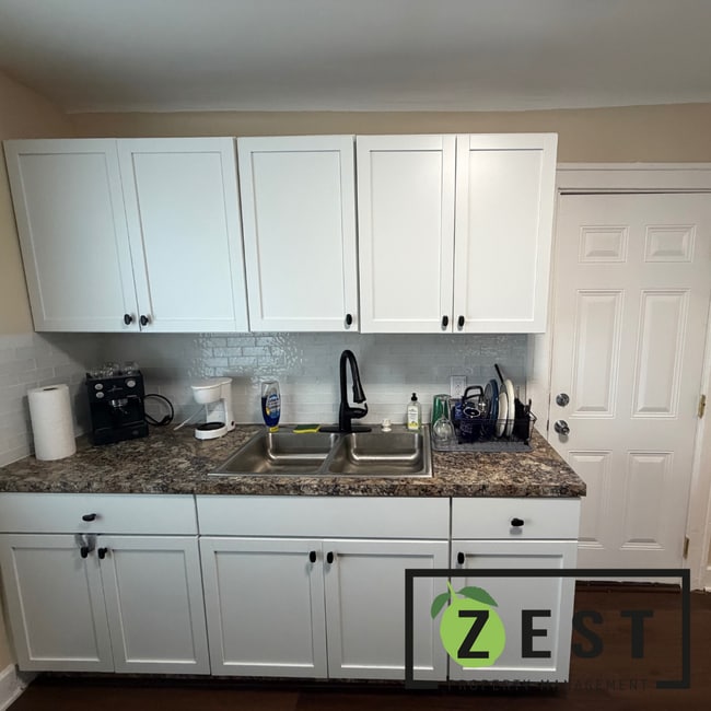 Building Photo - 5025 Somerset Ave