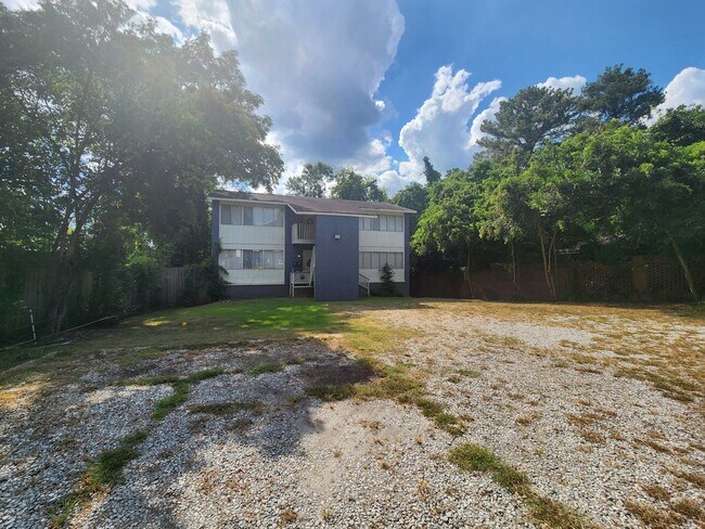 Building Photo - 917 Oakview Ave