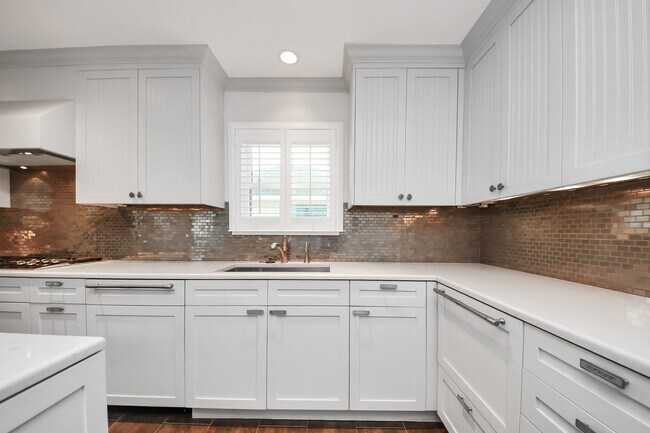 Building Photo - 6403 Waltway Dr