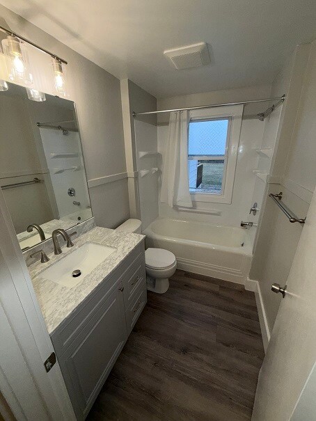 Building Photo - 64 Herbert St SW