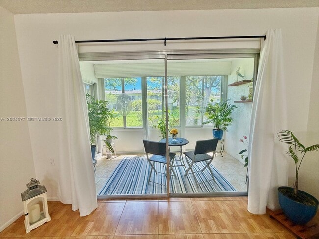 Building Photo - 1203 Bahama Bend