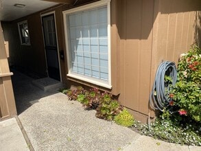 Building Photo - 1205 Lela Ln