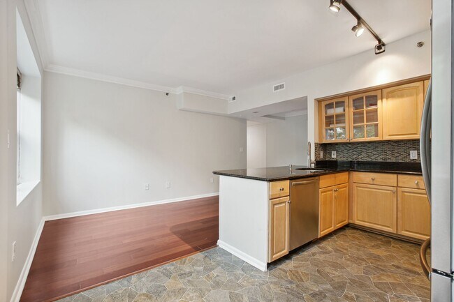 Building Photo - Logan Circle! Available Now! High End // 2...