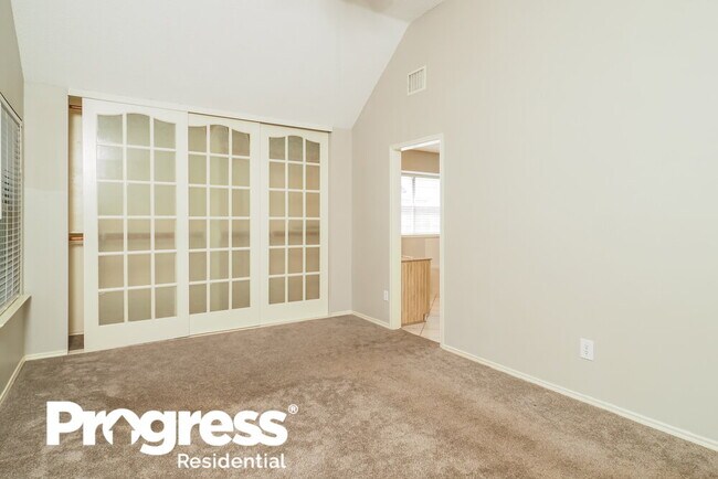 Building Photo - 4130 Briar Hill Dr