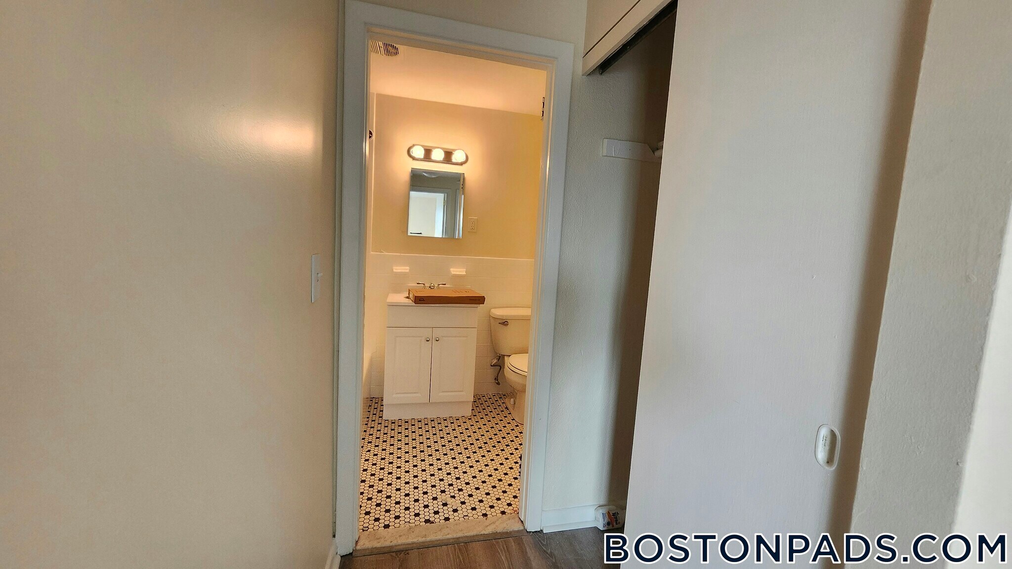 Building Photo - 245 Main St