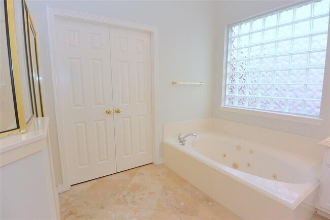 Building Photo - 5902 Indian Hills Ln