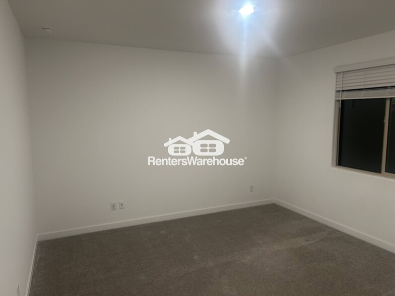 Building Photo - 3162 N 199th Dr