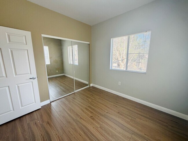Building Photo - 5250 S Rainbow Blvd