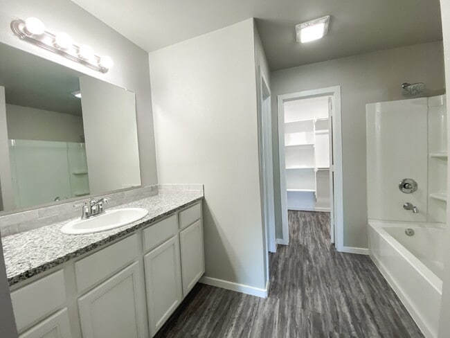 Building Photo - Luxurious Duplex in Frenship ISD!