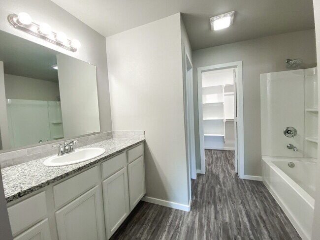 Building Photo - MOVE IN SPECIAL! Luxurious Duplex in Frenship ISD!