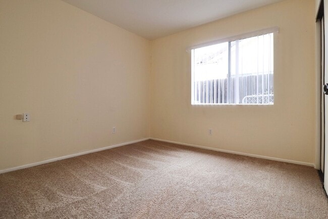 Building Photo - Welcome to this updated single-story 3-bedroom, 2-bath home located in the desirable Fairfield Mi...