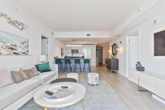 Building Photo - 1010 Brickell Ave