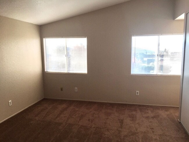 Building Photo - Large 3 Bedroom 2.5 Bath House w/ Garage in Vallejo -- COMING SOON !!!