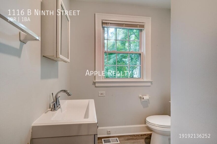 Building Photo - 1116 9th St