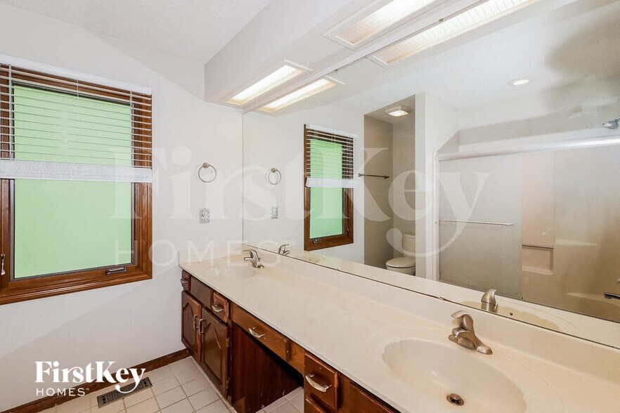 Building Photo - 10387 Courageous Dr