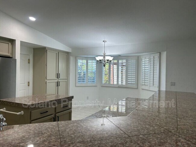 Building Photo - 542 Fiesta Ct