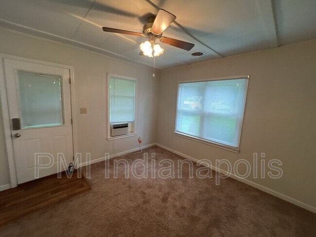 Building Photo - 629 N Willow St