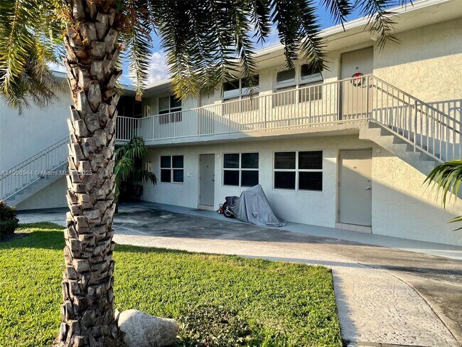 Building Photo - 1077 SE 22nd Ave