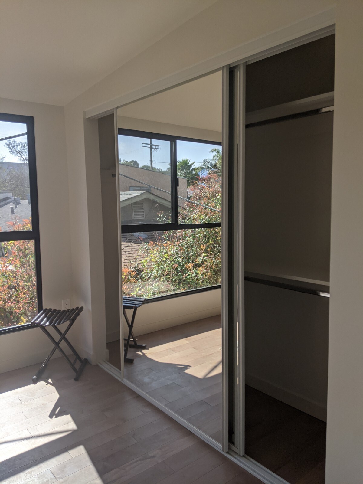 Building Photo - 654 N Virgil Ave