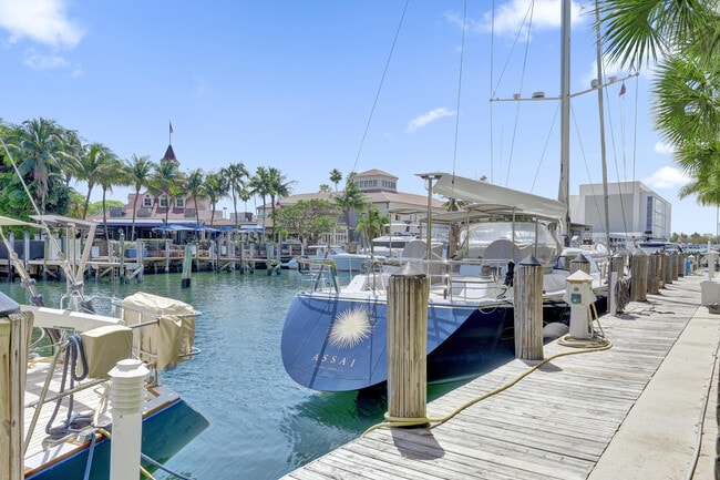 Building Photo - 1600 SE 15th St