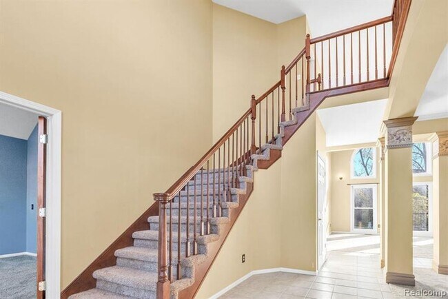 Building Photo - 6573 Poppleton Rd