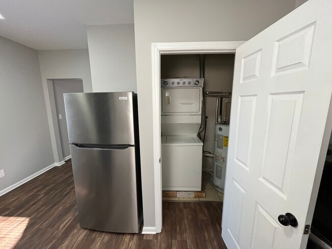 Building Photo - 581-583 E Starr Ave