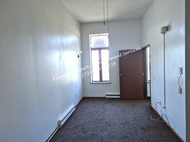 Building Photo - 518 W Cunningham St