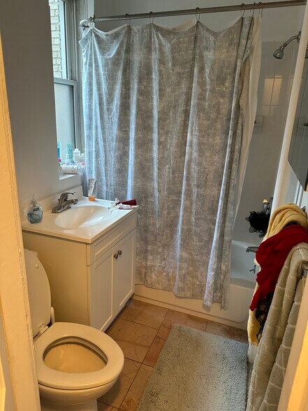 Building Photo - 120 Brainerd Rd