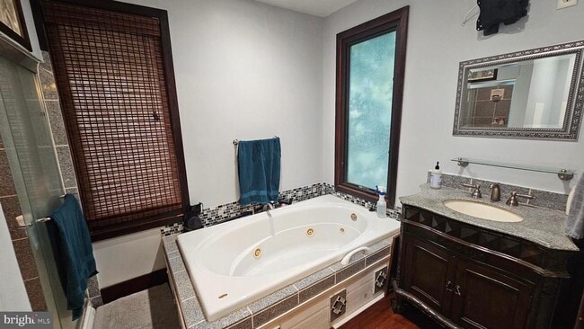 Building Photo - 205 3rd Ave SW