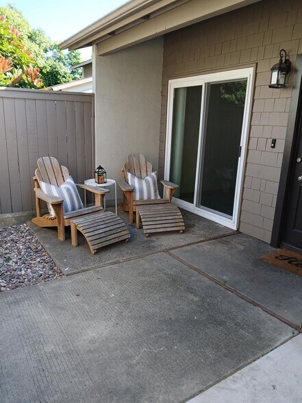 Building Photo - 851 Amigos Way