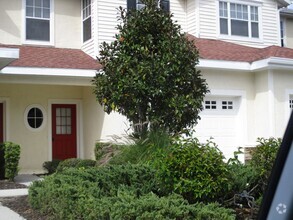 Building Photo - Lakeside Plantation Townhome, North Port