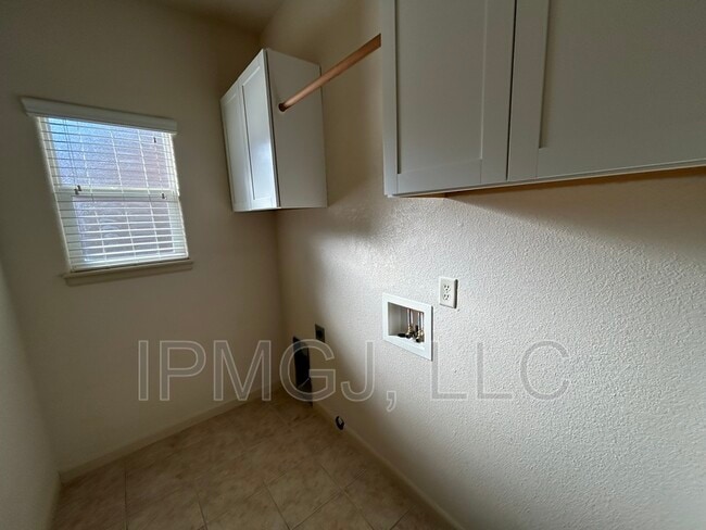 Building Photo - 3167 Glenn Everet Ct