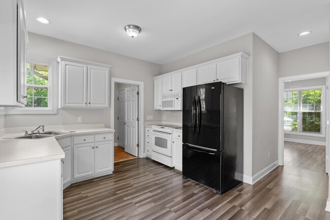 Building Photo - 5419 Magnolia Park Cir