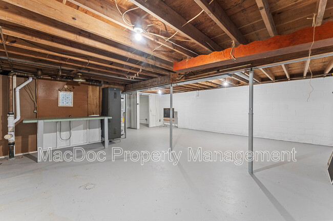 Building Photo - 103 Bell Air Pl