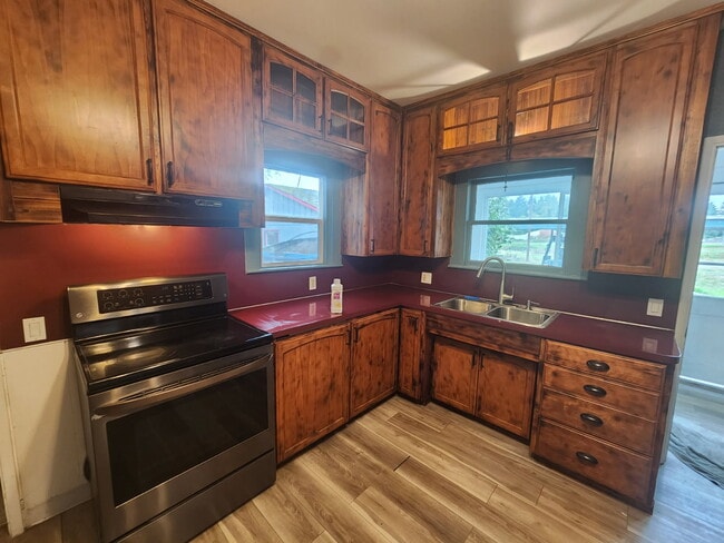 Building Photo - 1609 NE Waterfront St