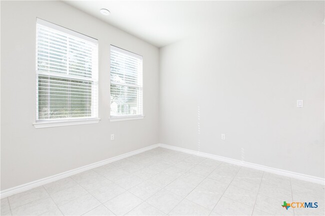 Building Photo - 121 Lafitte Dr