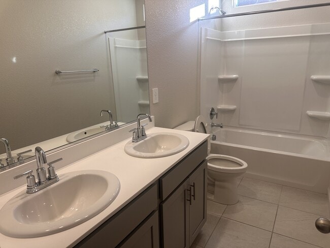 Building Photo - 1750 Yukon Territory Ave