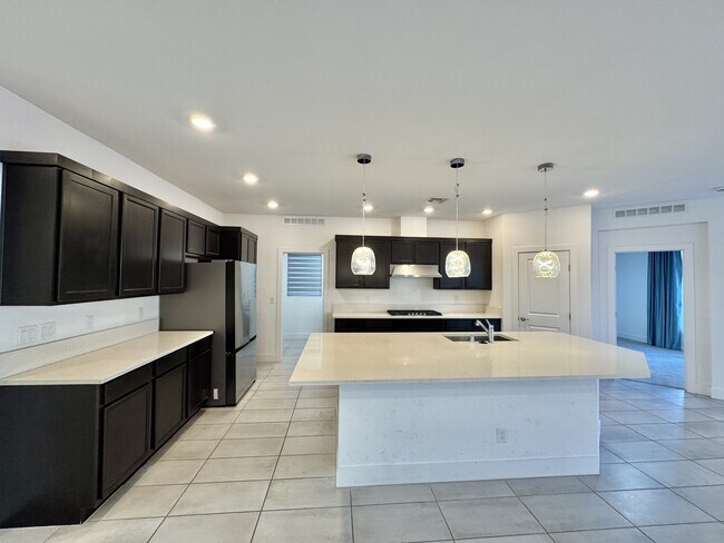 Building Photo - 8732 S Black Cordon Rd