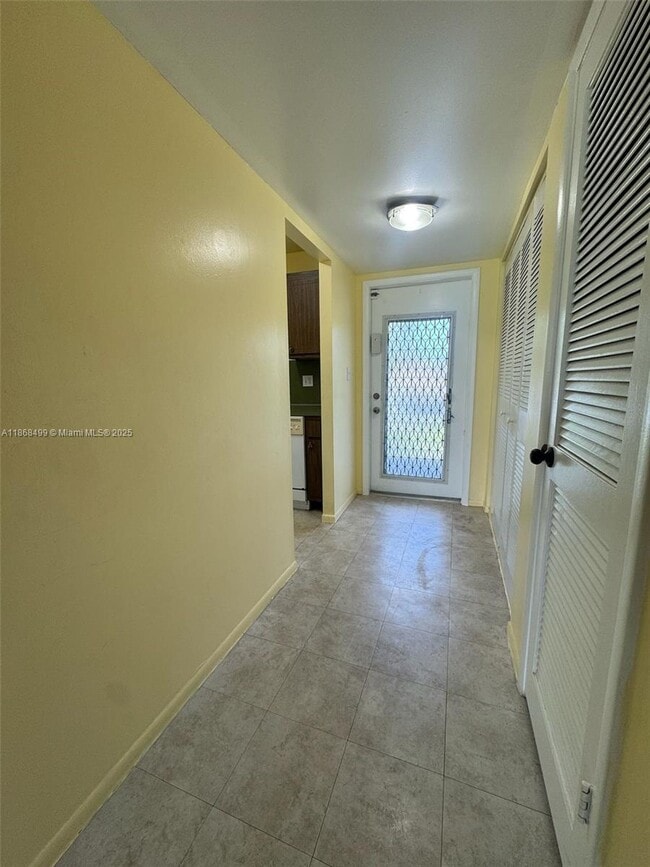 Building Photo - 8450 Sunrise Lakes Blvd