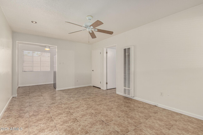 Building Photo - 3540 E Montecito Ave