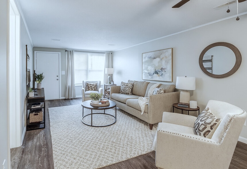 Building Photo - James- Marie Court