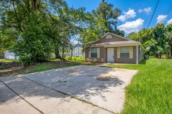 Building Photo - 726 Wies St