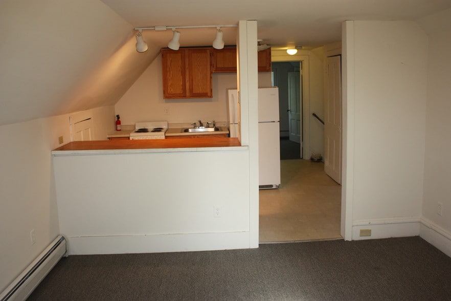 Building Photo - 43 N Willard St