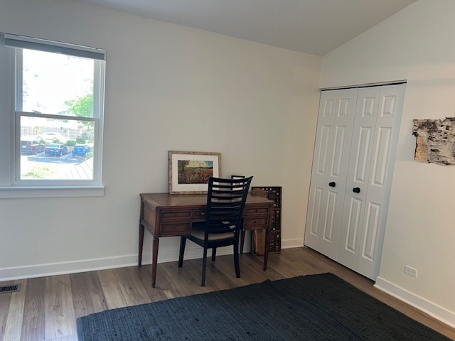 Building Photo - 1056 Lakewood Cir