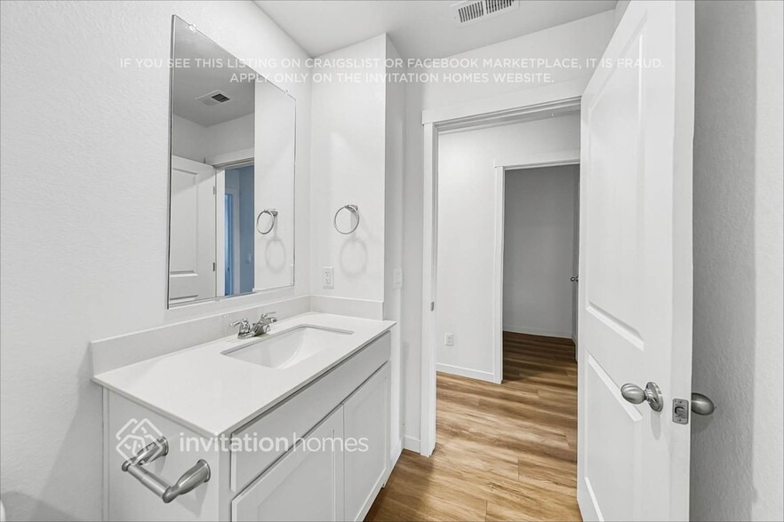 Building Photo - 257 S Uriah St