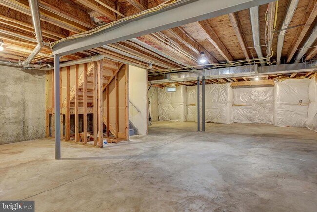 Building Photo - 11 Wedgewood Ct