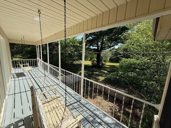 Building Photo - Milton / Pace - 3 bedroom, 2 bathroom