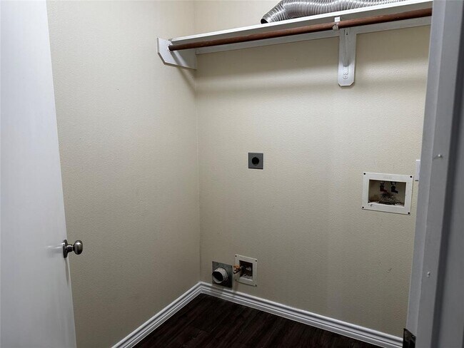 Building Photo - 15410 Apple Bloom Way