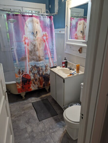 Building Photo - 3040 N Cramer St