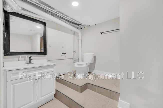 Building Photo - 333 S Lehigh St